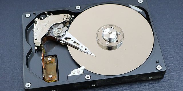 hard-disk-1071670_640